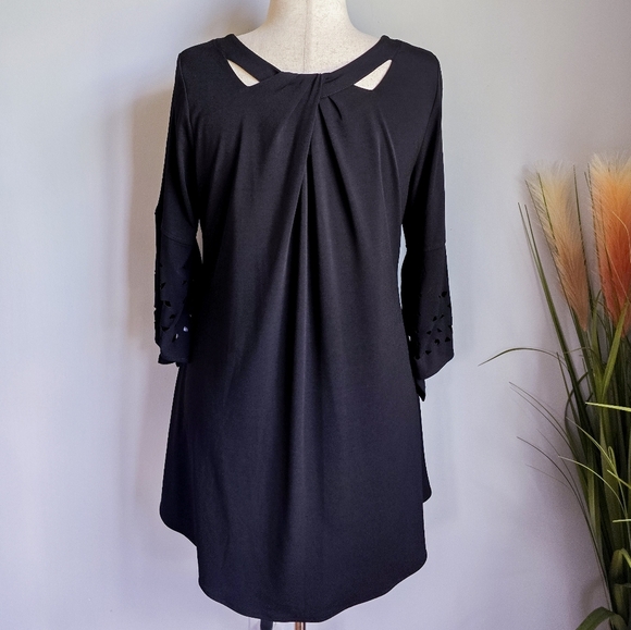 IC COLLECTION Connie K New Black Laser Cut Twist Pocket Jersey Top SZ Medium - Picture 5 of 10